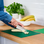 FINFÖRDELA Bendable chopping board, green/bright green, 28x36 cm - Image 2